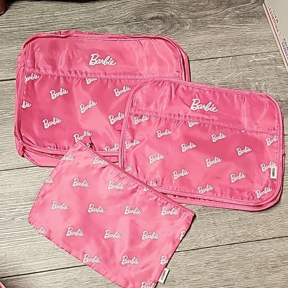 Miniso × Barbie Collection 3 Piece Travel Storage Bags With Iconic Barbie Logo - Picture 2 of 10